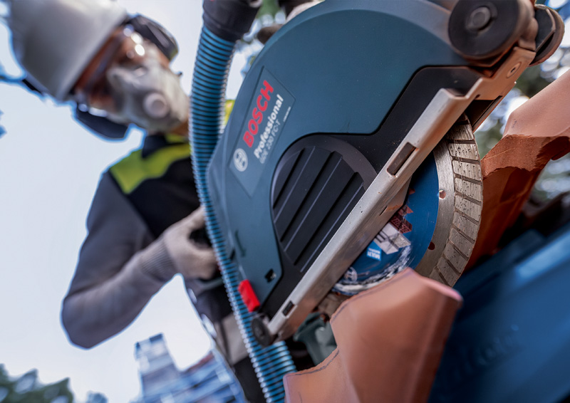 Diamantový řezný kotouč Bosch EXPERT MultiMaterial 230×22,23×2,4×15 mm (obrázek 4)