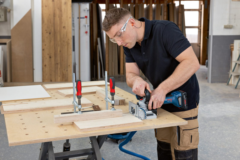 Aku drážkovací fréza Bosch GFF 18V-22