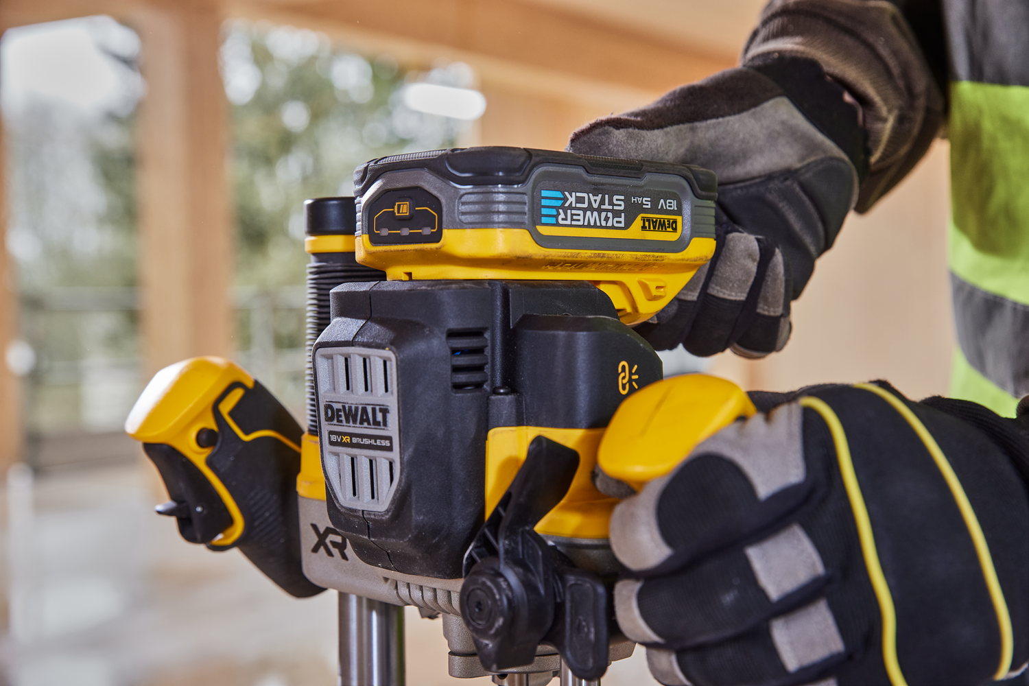 DeWalt DCW620NT (obrázek 15)