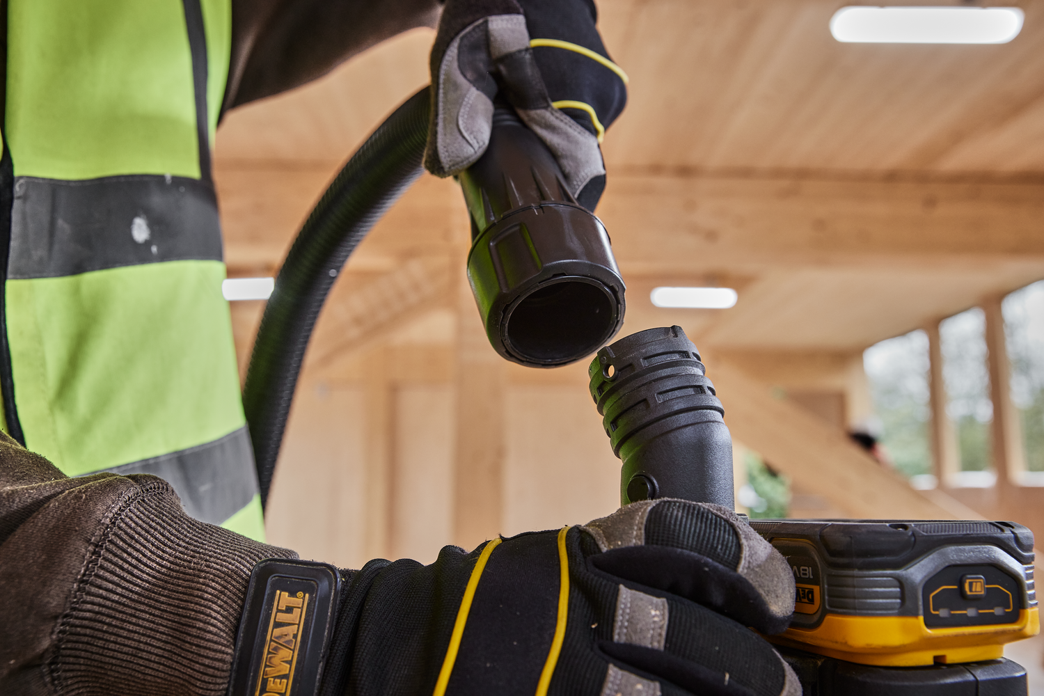 DeWalt DCW620NT (obrázek 23)