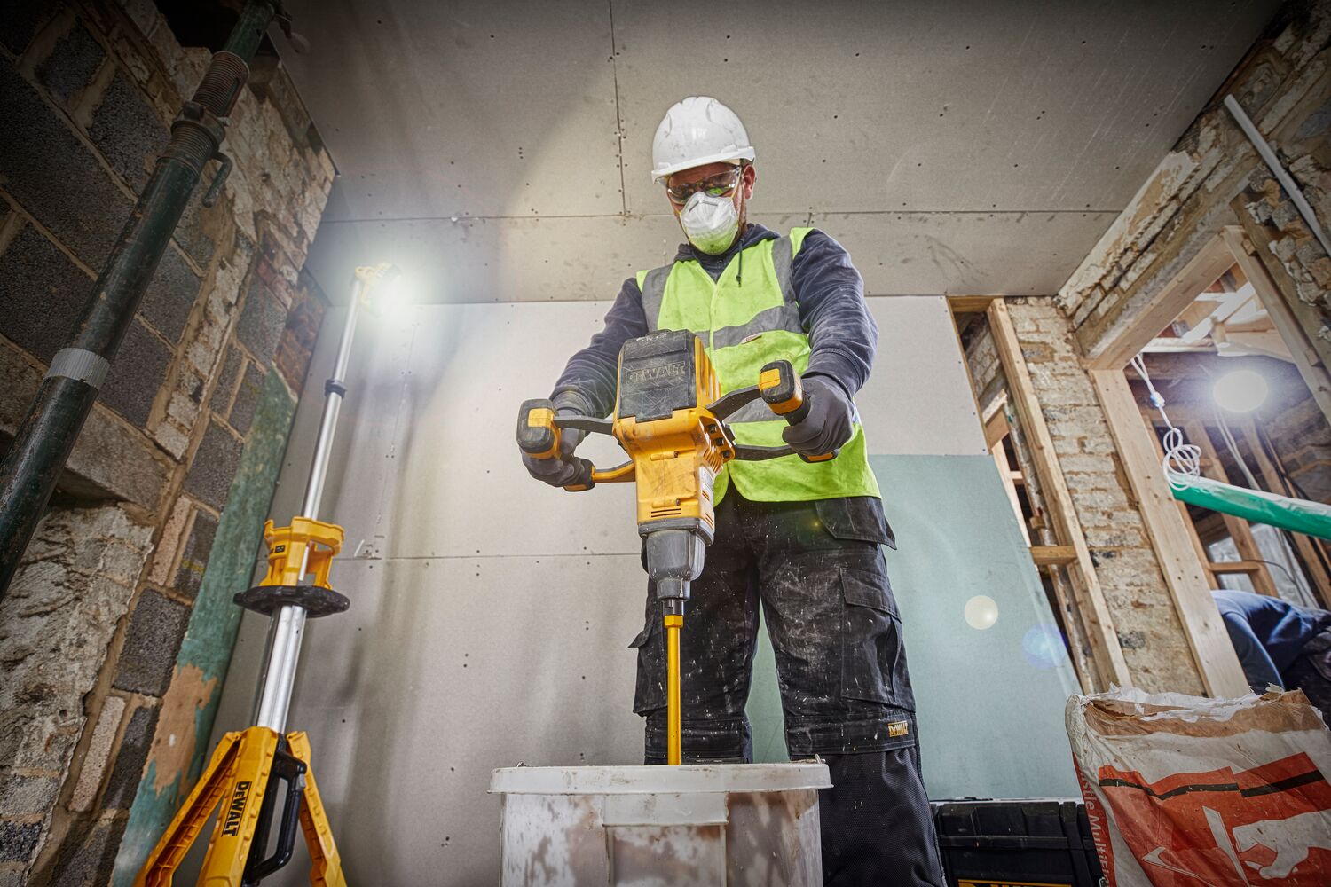 DeWALT DCD240N (obrázek 3)