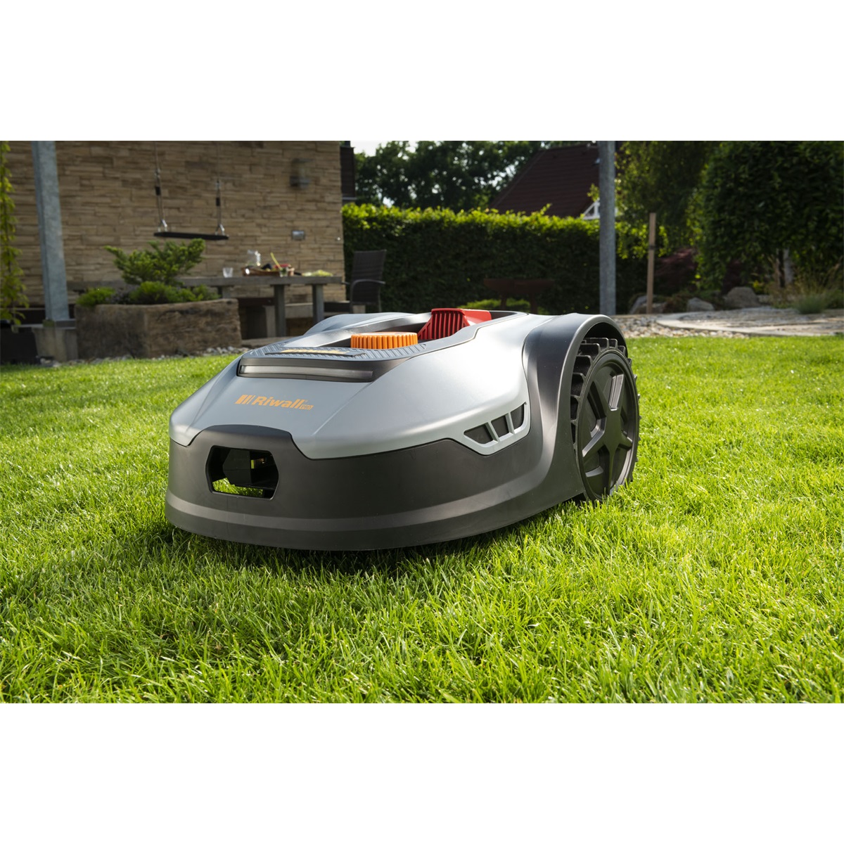 Robotická akumulátorová sekačka 900 m2 Riwall PRO RRM 950 APP (obrázek 4)