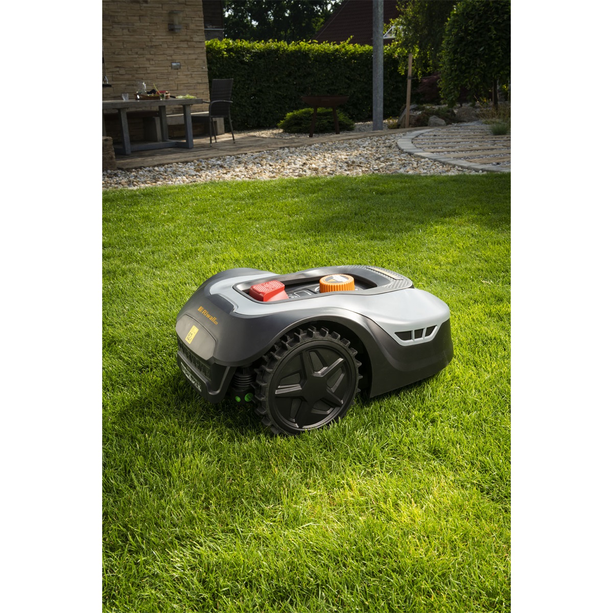 Robotická akumulátorová sekačka 900 m2 Riwall PRO RRM 950 APP (obrázek 5)