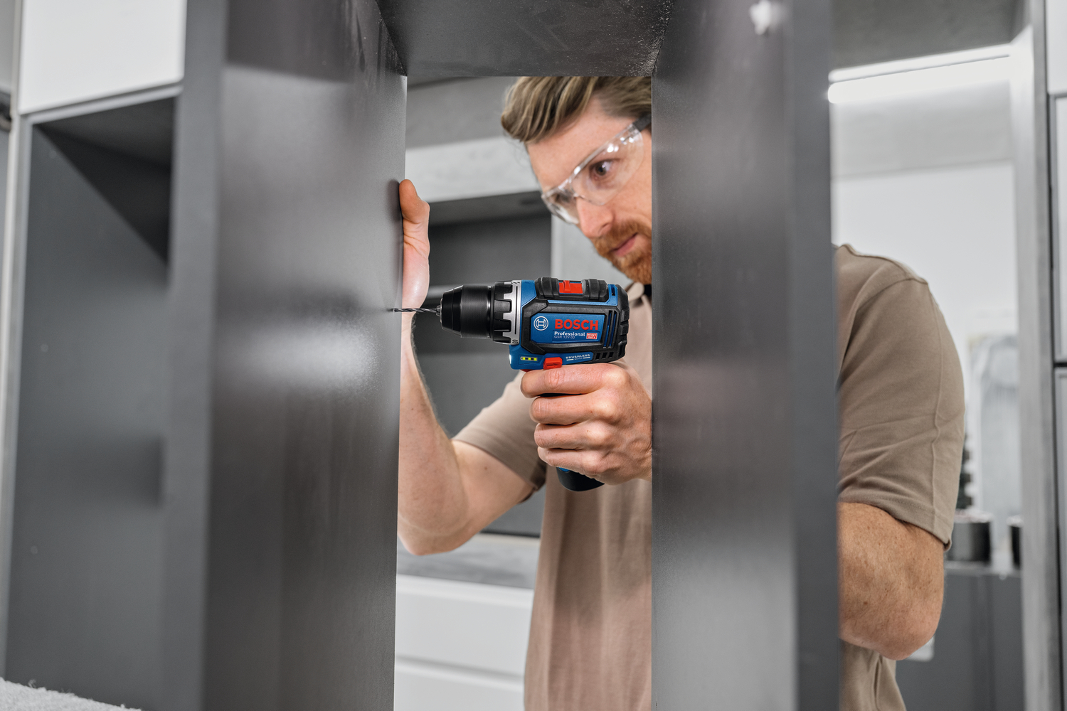 Aku vrtačka Bosch GSR 12V-32 (2×2 Ah + L-boxx)