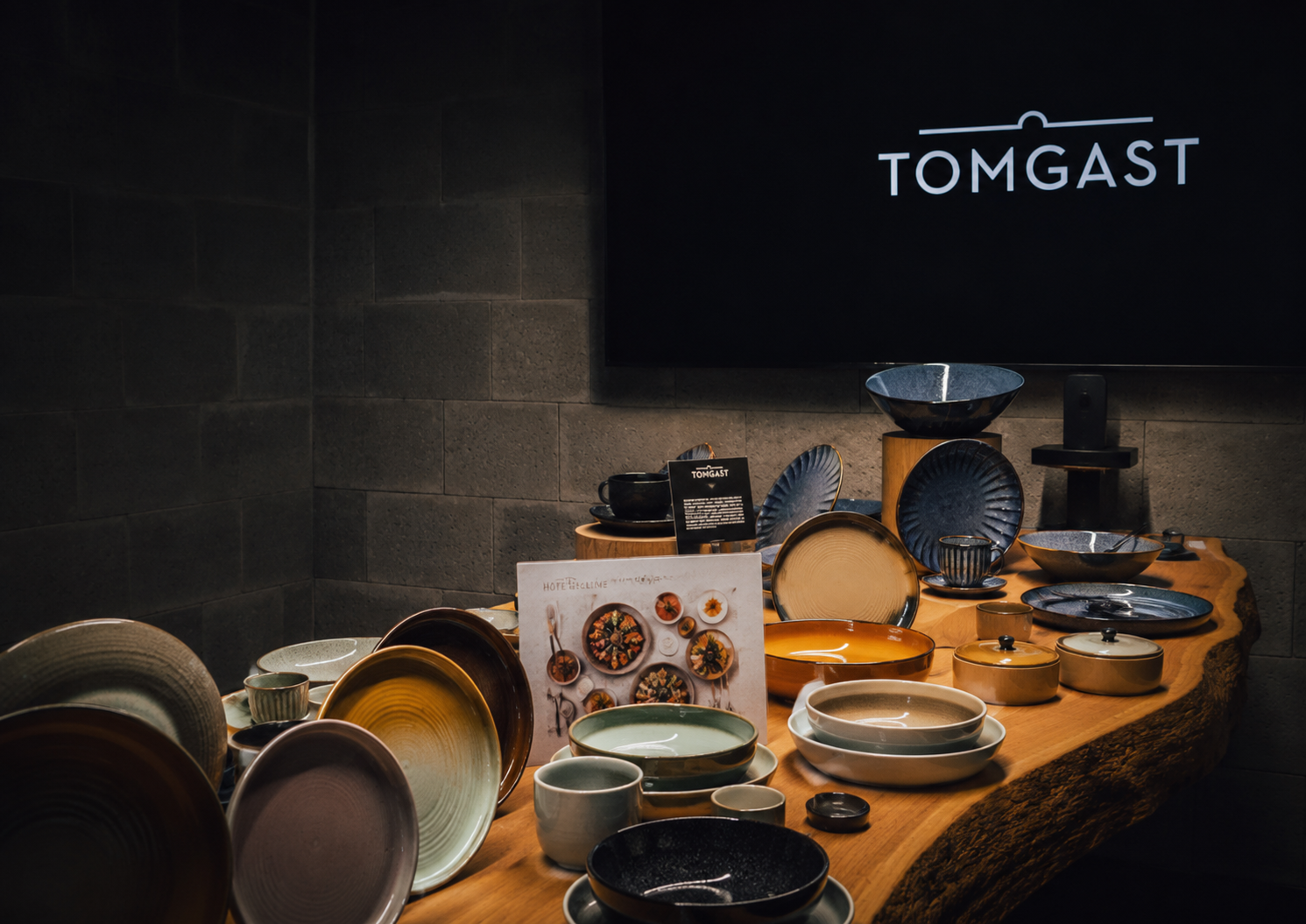 TOMGAST na Bidfood Expo 2026 – expozice s porcelánem a stolním servisem