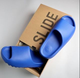 Yeezy slide "Azure" ------------------------------------------------------- 💵 Dostupné nyní na našem e-shopu (bio)...