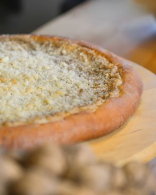 Už jste vyzkoušeli náš ořechový frgál? 🤎 jemné těsto a křehká ořechová náplň plná sladkých, jemně pomletých vlašských...