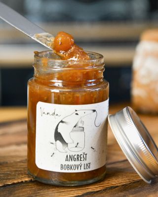 Angrešt & bobkový list 🍃 Trochu nečekaná kombinace, ale překvapivě návyková. Skvělá na sladko i na slano ✨ Nově u nás...