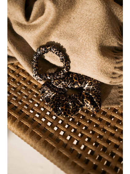 Hedvábná scrunchie leopard