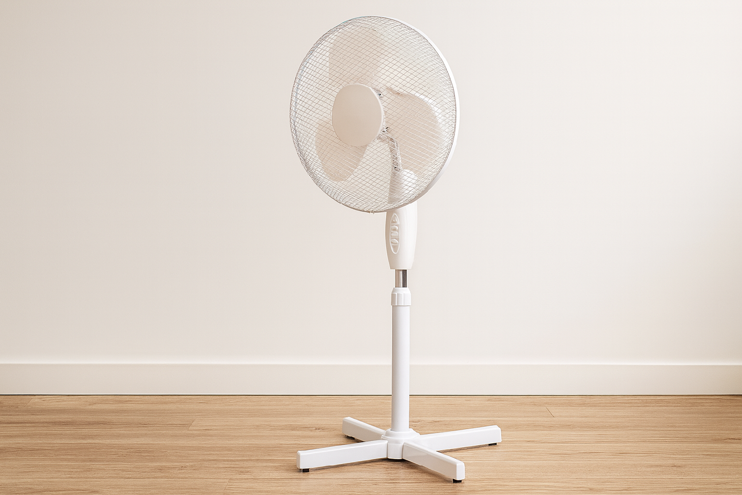 STOJANOVÝ VENTILÁTOR BÍLÝ 45W
