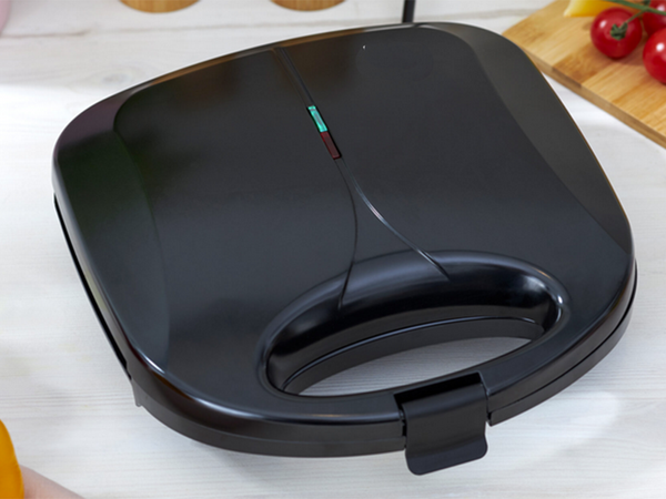 Topinkovač 750w sendvičový dvojitý černý
