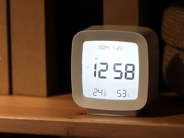 Budík s datem a teplotou s funkcí snooze lcd vlhkost vzduchu