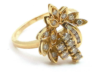 Zlatý dámský prsten 750/1000 s diamanty