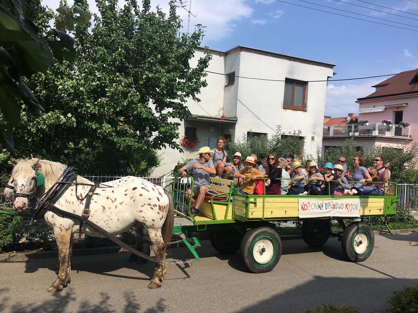 Kočovné_divadlo