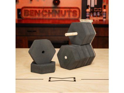 BenchNuts | professzionális stand-off alátétek csiszoláshoz, ragasztáshoz és maráshoz | CARBON METHOD