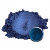 Detail odstínu Aizome Blue — stlačený slídový pigment