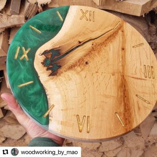 #Repost @woodworking_by_mao with @use.repost ・・・ SK: Hodinka z dubového dreva a živice v procese výroby. Vytiahnutie...