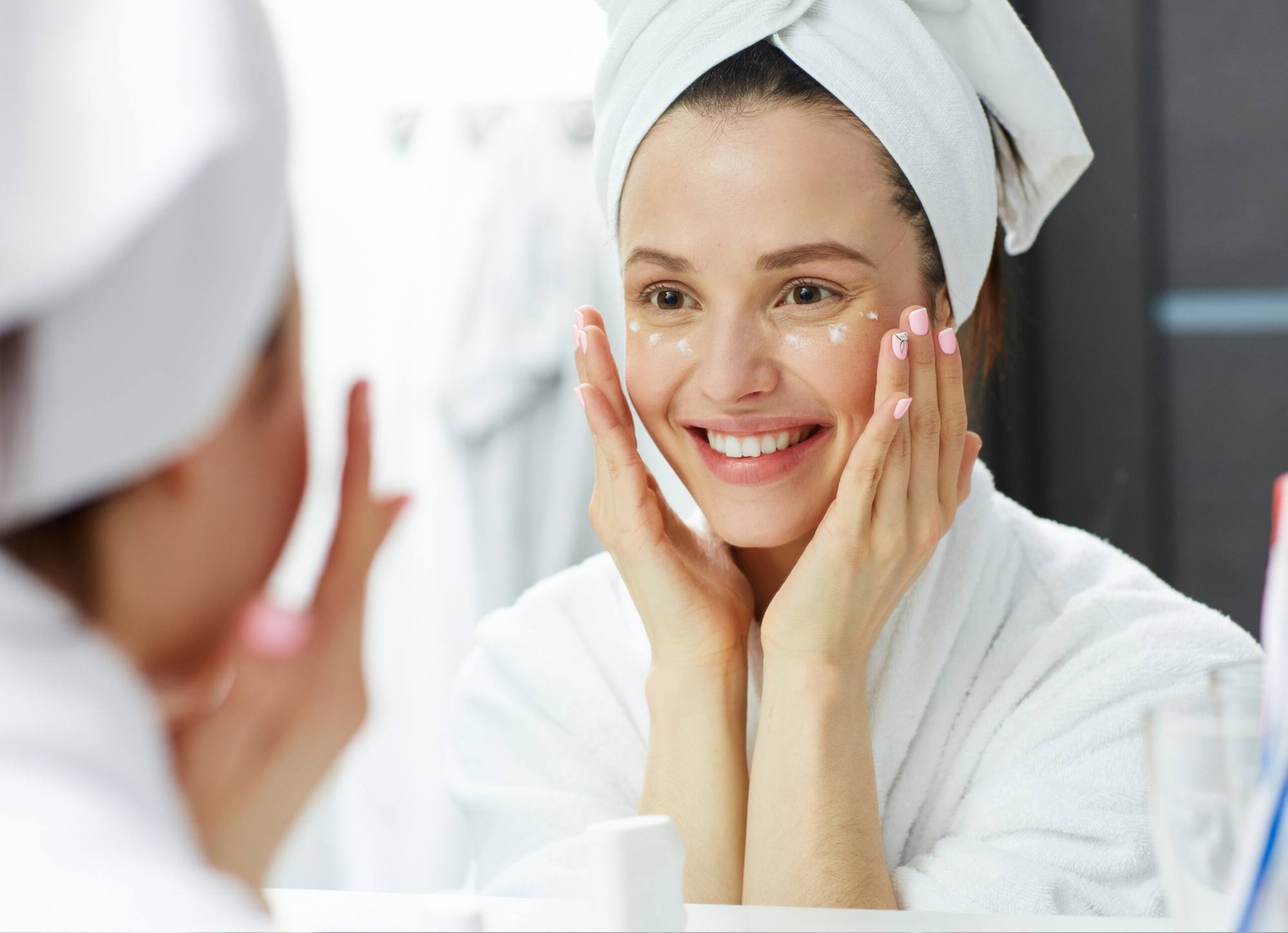 Skoncujte s kruhy pod očima jednou provždy! Základem je šetrná péče o oční okolí