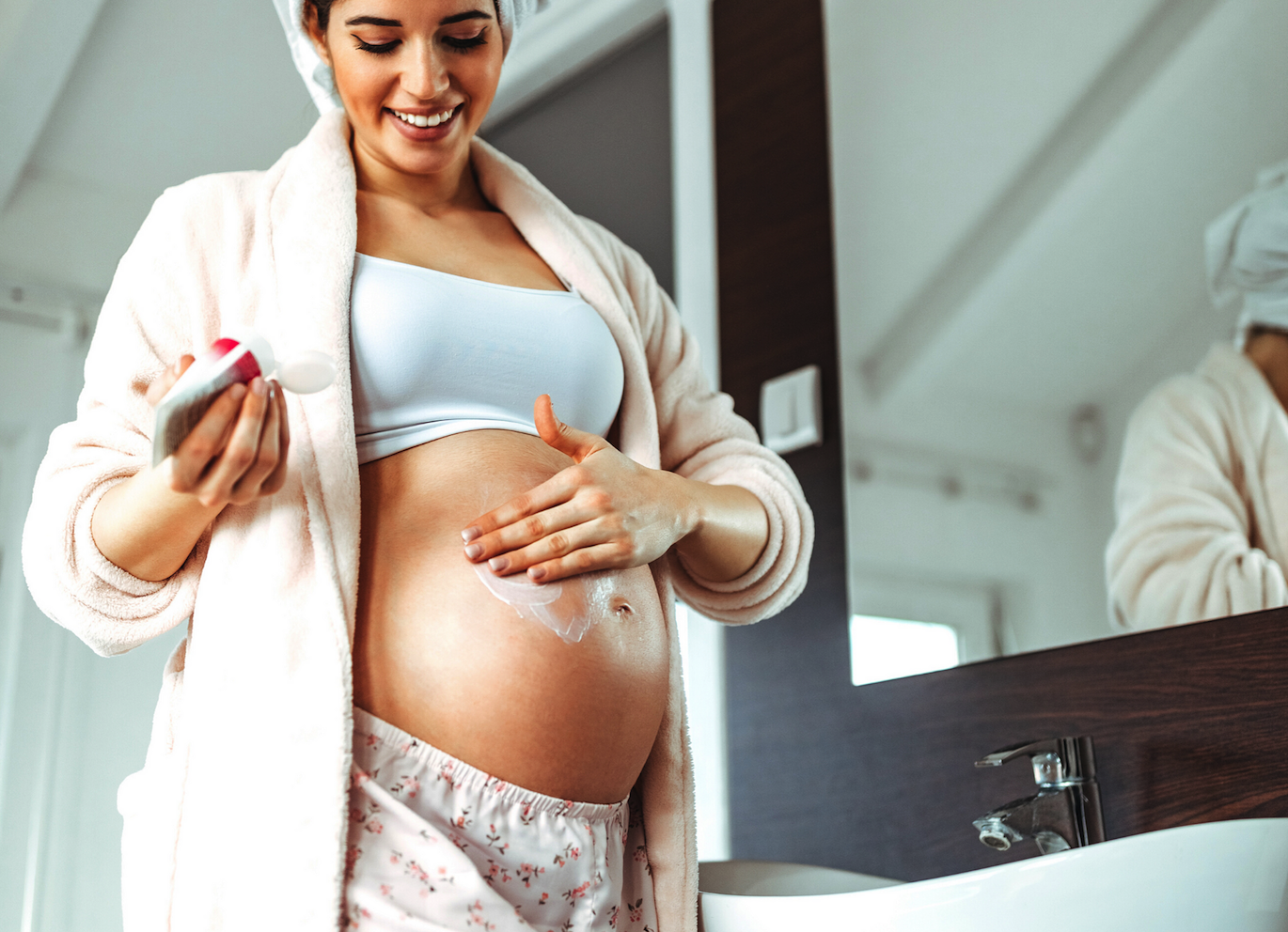 Jak se starat o pokožku v těhotenství a předejít vzniku strií?