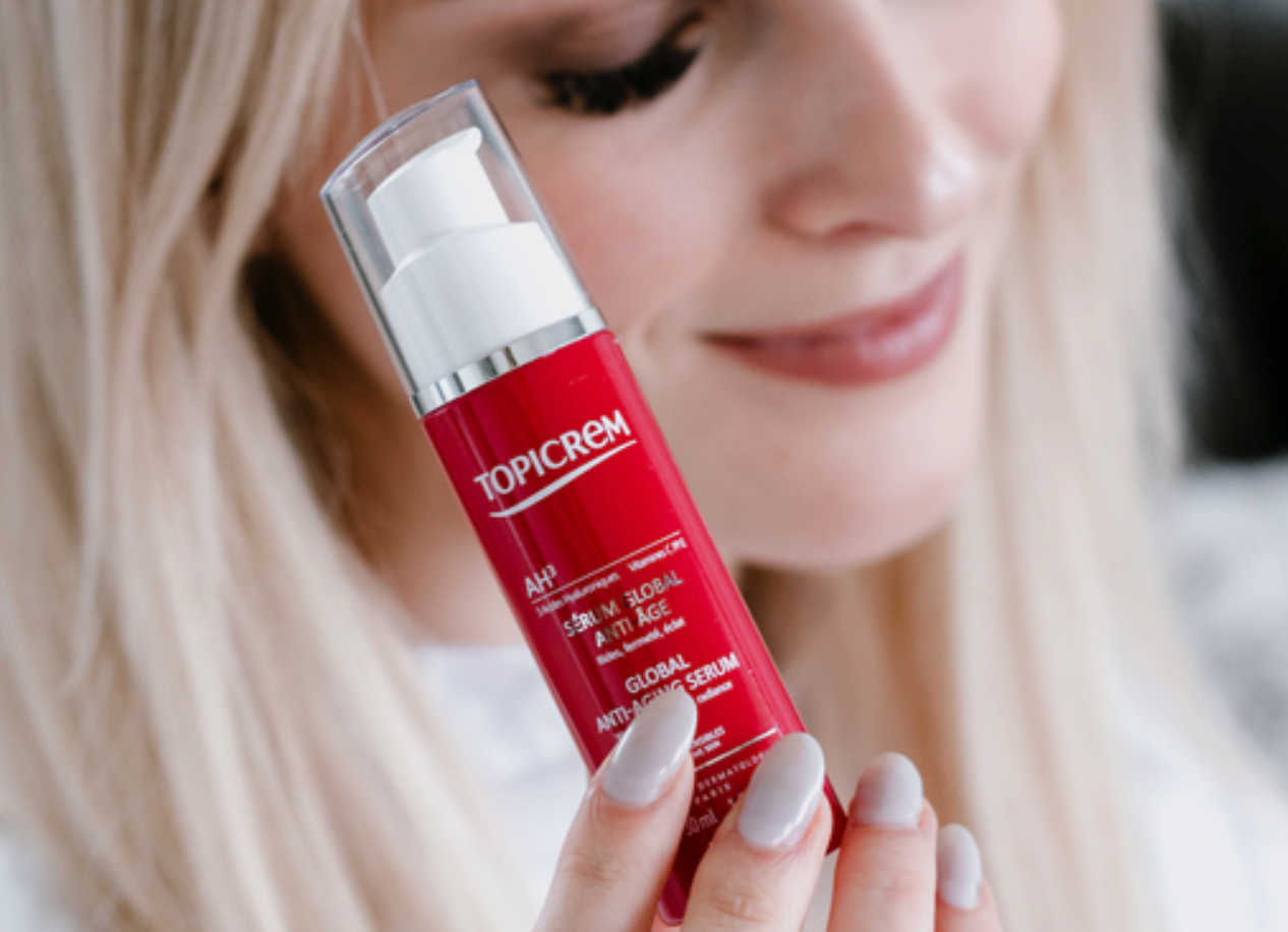 Seznamte se s novinkou v boji proti vráskám: AH3 sérum se třemi typy kyseliny hyaluronové!