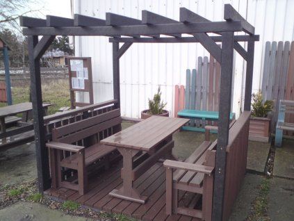 02 ia. Pergola gemaakt van prisma's en planken