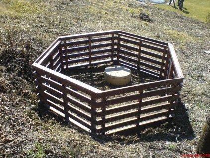 05 ba. Grote zeshoekige composter