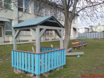 09 a. Children's gazebo - small