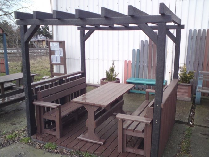 02 ia. Pergola z hranolov a dosák