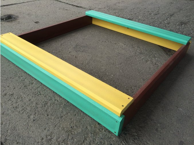 07 c. Small sandpit, made of boards, home use