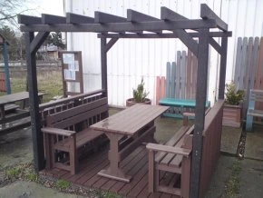 02 ia. Pergola made of prisms and planks