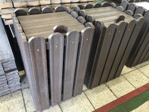 04 ac. Waste bin for bin bags with a lid