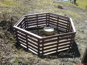 05 ba.Composter hexagonal, large