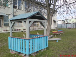 09 a. Children's gazebo - small