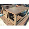 02 uur. Massieve tafel gemaakt van prisma's
