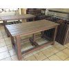 02 uur. Massieve tafel gemaakt van prisma's