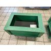 03 ee. Bloempot op poten