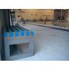 2 stuks. Bank zonder rugleuning, kort, prismatisch