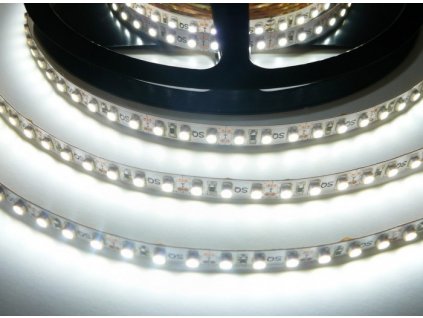 LED pásek 12V 9,6W dlouhá životnost vysoká kvalita a svítivost bez úbytků svítivosti 6000K studená bílá TopLux Osvětlení Praha skladem na prodejně