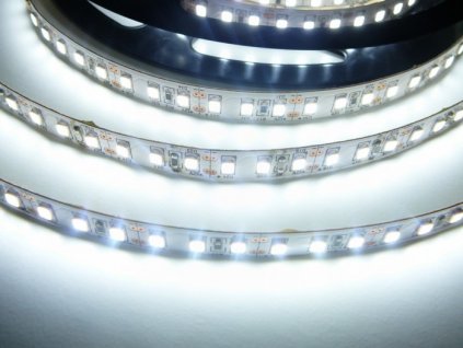 LED pásek 12V 12W dlouhá životnost vysoká kvalita a svítivost bez úbytků svítivosti 6000K studená bílá TopLux Osvětlení Praha skladem na prodejně