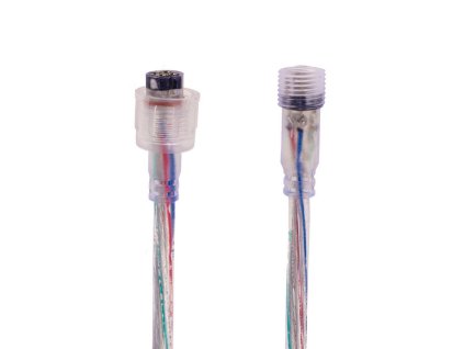 RGB voděodolný konektor se spojkou a kabelem 35 cm – transparentní provedení IP65  Detail 4pinového RGB konektoru pro LED pásek 10 mm – voděodolná spojka IP65  Zapojený RGB konektor mezi dvěma LED pásky – bezpečné venkovní propojení