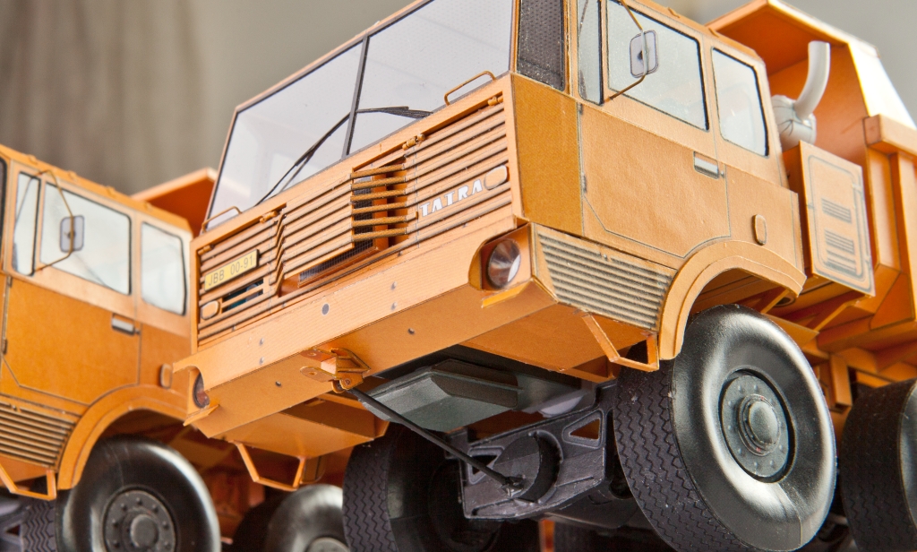 TATRA T813 S1 8x8 Maska RW-89