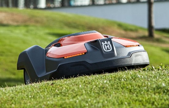 Robotické kosačky Husqvarna Automower® prekvapia výkonom aj možnosťami