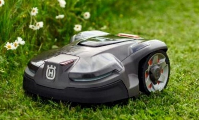 Robotická kosačka — investícia, ktorá prináša šetrenie