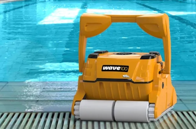 Robotický vysávač do verejného bazéna