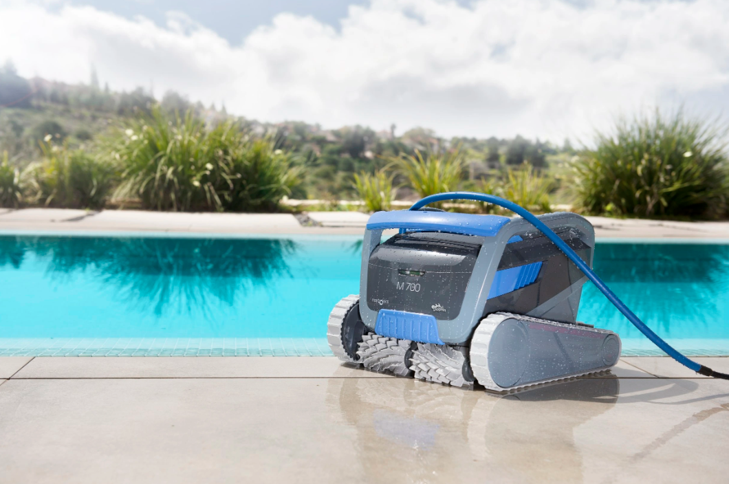 Robotický vysávač bazénov Maytronics DOLPHIN SUPREME M7 (M700)