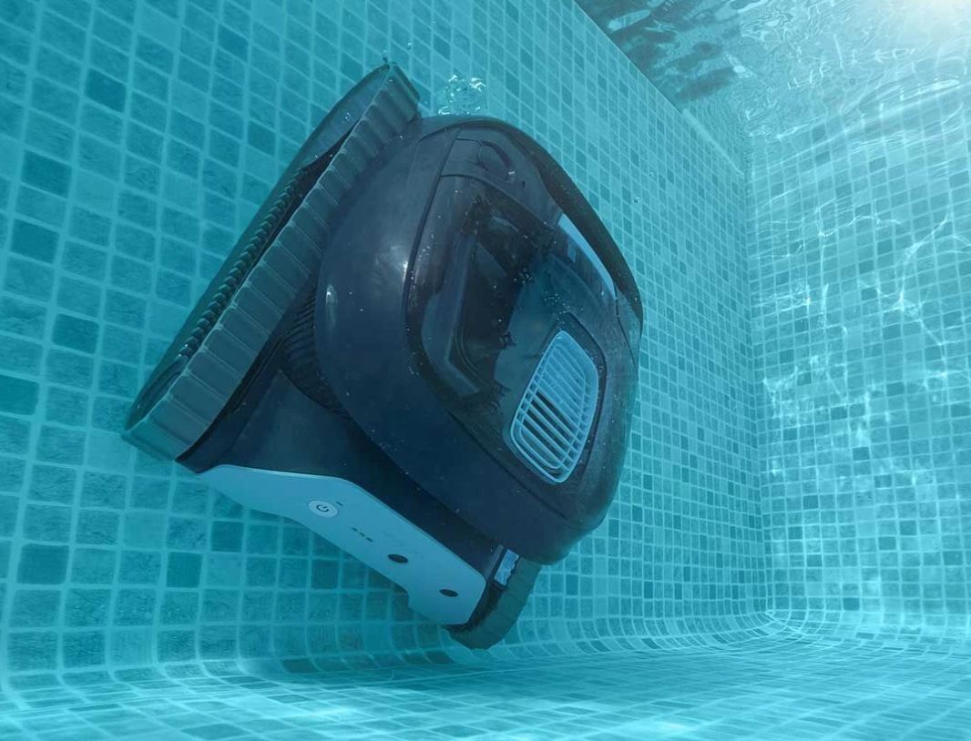 Robotický vysávač bazénov Maytronics Dolphin LIBERTY 400