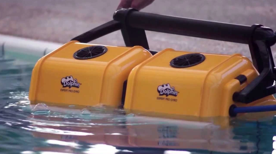 Bazénový vysávač Maytronics Dolphin 2x2 PRO GYRO