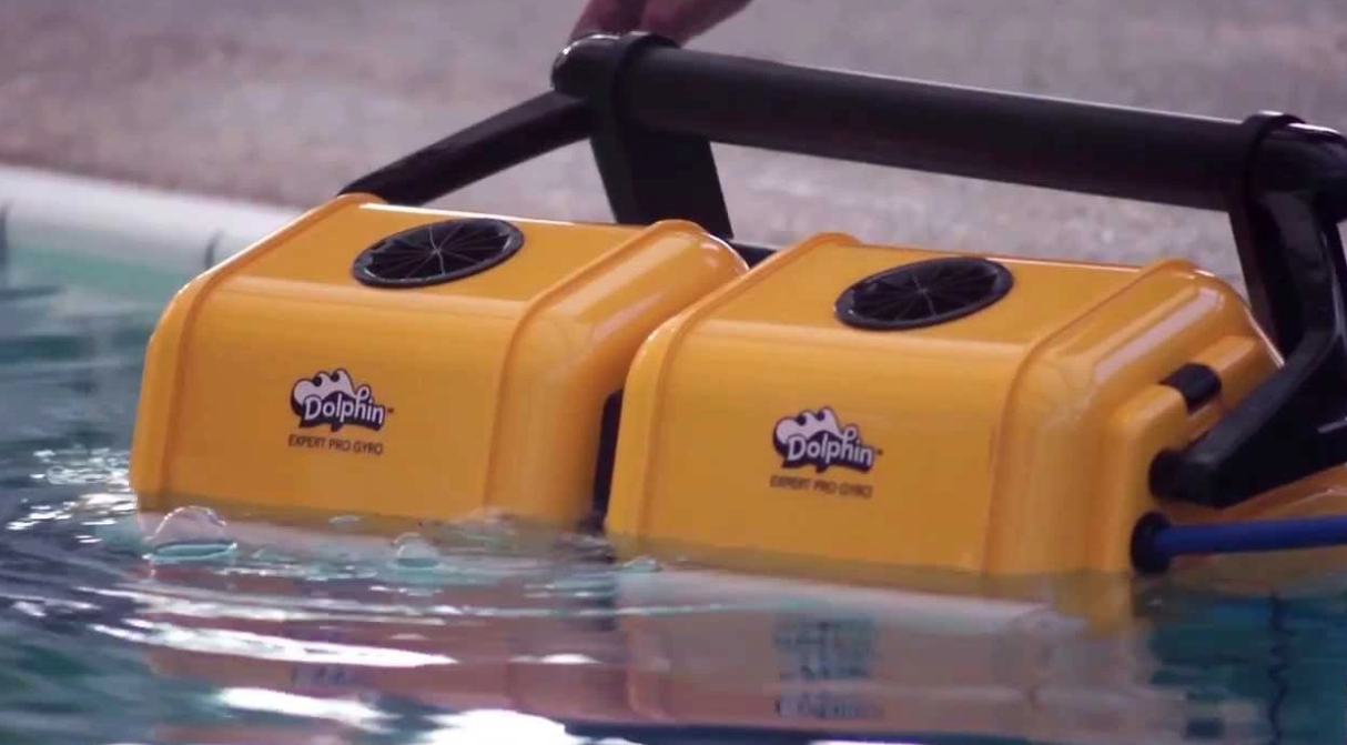Bazénový vysávač Maytronics Dolphin 2x2 PRO GYRO