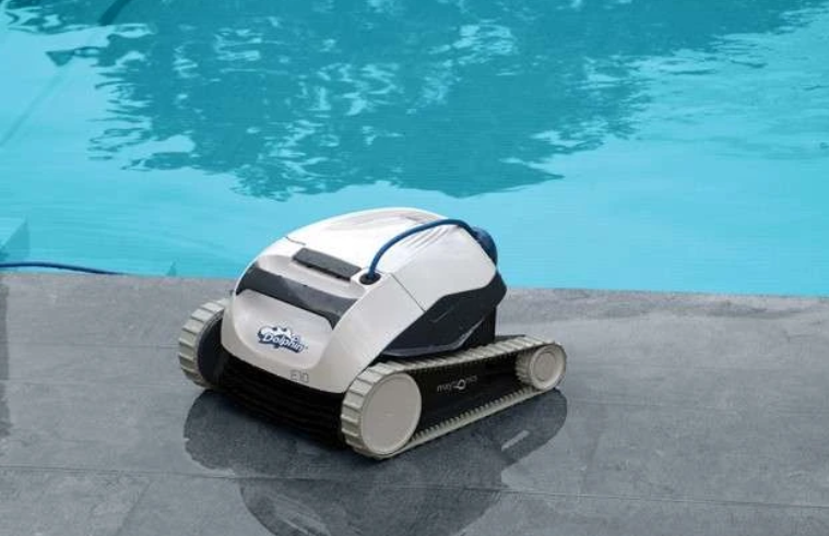 Robotický vysávač bazénov Maytronics Dolphin E10