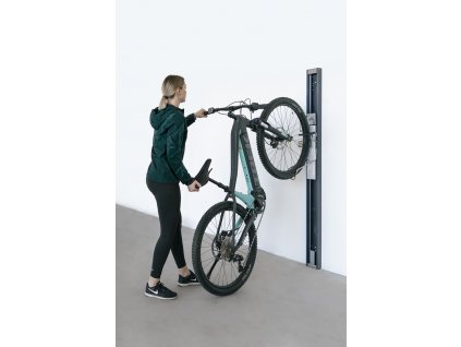 49054 Biohort BikeLift vytah na jizni kolo vytah do garaze
